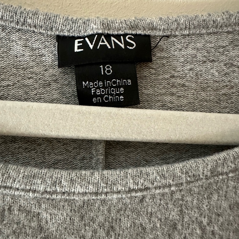 Evens grey sweater with purple stars - Picture 3 of 3